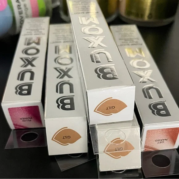 BUXOM Plump Shot Lip Serum in Plump Peach visibly plumps lips makeup - Picture 5 of 8